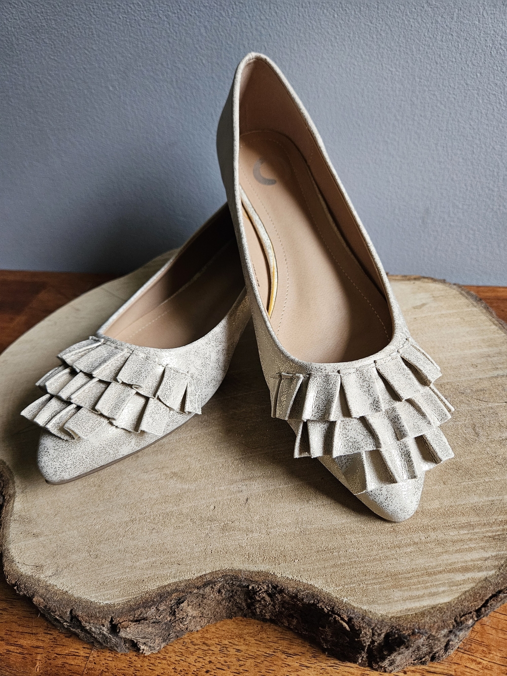 Women's Cream Pointed-Toe Ruffle Flats